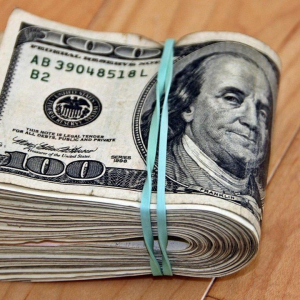 Богато жить не запретишь: откуда такие цены?