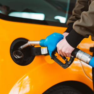 В России дорожает бензин: с чем это связано и как предотвратить рост цен?